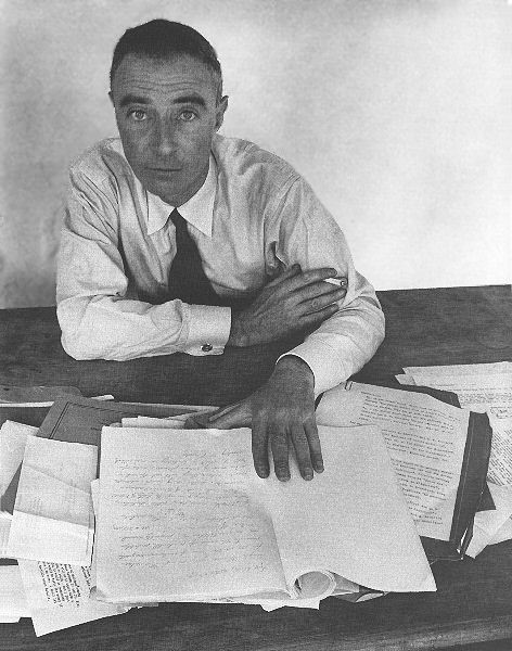 Julius Robert Oppenheimer (1904-1967) 1931 (met Paul Dirac en Herman Weyl): Anti-materie
