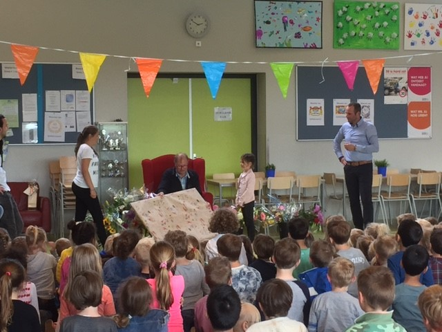 De kinderen uit de wijk en van de scholen De Fontanus, De Fonkelsteen en Alfons Ariëns hebben het spel het