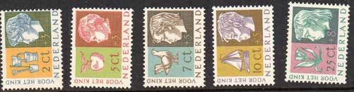 V.P.H.508-512 Kinderzegels 8,50 1,20 129 Nederland GB N.V.P.H. 518-533 Koningin Juliana 12,80 1,50 130 Nederland N.V.P.H. 21 F.D.C.