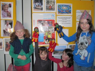 Actie van de kinderen van de Bernadette school in Loo bij Duiven in december 2012 In het voorjaar van 2013 heeft het team van de leerplichtambtenaren in de regio Rivierenland zich ingezet om het
