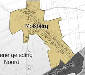 Ruimtelijk gezien betreft Molsberg een introverte buurt. De bebouwing langs de Molsberg bestaat uit twee bouwlagen met kap.