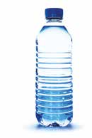 VOEDINGSMIDDELEN WATER EN DRANKEN Drink dagelijks 1,5 liter vocht, waarvan 1 liter afkomstig van water. Vermijd koolzuurhoudende dranken die een opgezet gevoel in de maag en darmen kunnen geven.