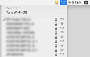 Problemen oplossen Mac OS X Klik op het Wi-Fi-pictogram boven in het computerscherm. Er wordt een lijst met SSID's weergegeven en de verbonden SSID is gemarkeerd met een vinkje.