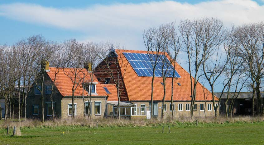 Rol van de gemeenten Mede naar aanleiding van een studiereis naar Hoornhorst (zie kader) hebben de gemeenten hun rol in het waarmaken van de duurzaamheidsambitie herzien.