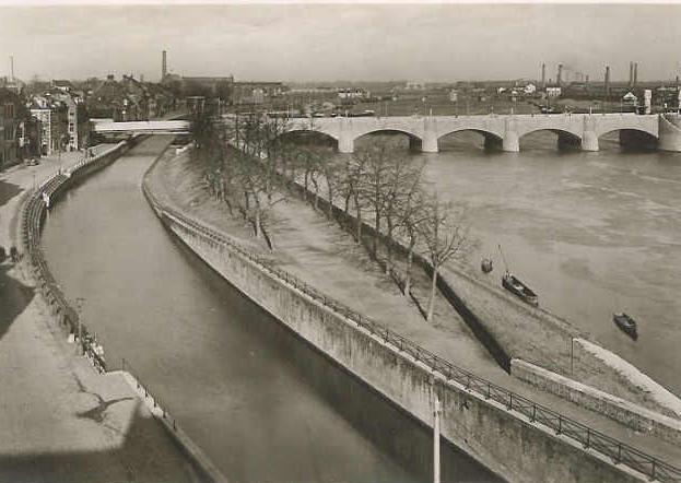 Het kanaal Luik Maastricht gezien vanaf de Sint Antoniussluis, 1856 2 Als we een kijkje nemen in de