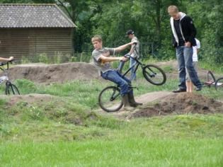 zijn hoogteverschillen in het gazon (werken ook goed antivoetbal), vaker