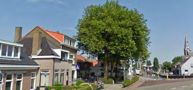 Voor de klanten van de winkels aan de Dijkshoornseweg kan mogelijk een doorsteek worden gerealiseerd naar het Koningin Julianaplein, waardoor de loopafstand wordt verkleind.