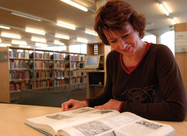 Letteren & Educatie sectoren: bibliotheken literatuur cultuureducatie De openbare bibliotheken zijn een toegangspoort tot informatie, maar ook een plek waar mensen elkaar ontmoeten.