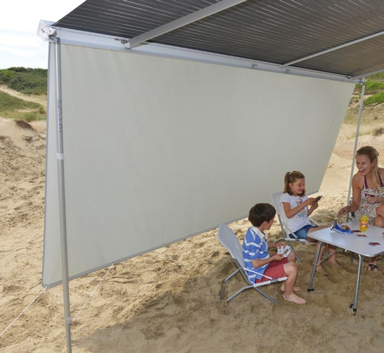 transparant scherm dat het licht doorlaat en de warmte buiten houdt.