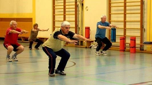 Sport Overdag in De Bollaard Seniorenturnen (50+) Oefeningen waarbij het hele lichaam aan bod komt. Doel is het behoud en bevorderen van uithouding, kracht en lenigheid.