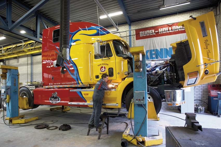 REPORTAGE Dieselservice Joop van Zonsbeek zeer breed spectrum aan voertuigen uit kan lezen.