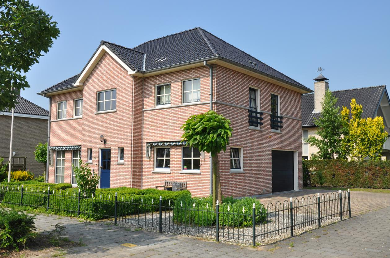 Te koop Stijlvolle vrijstaande woning met