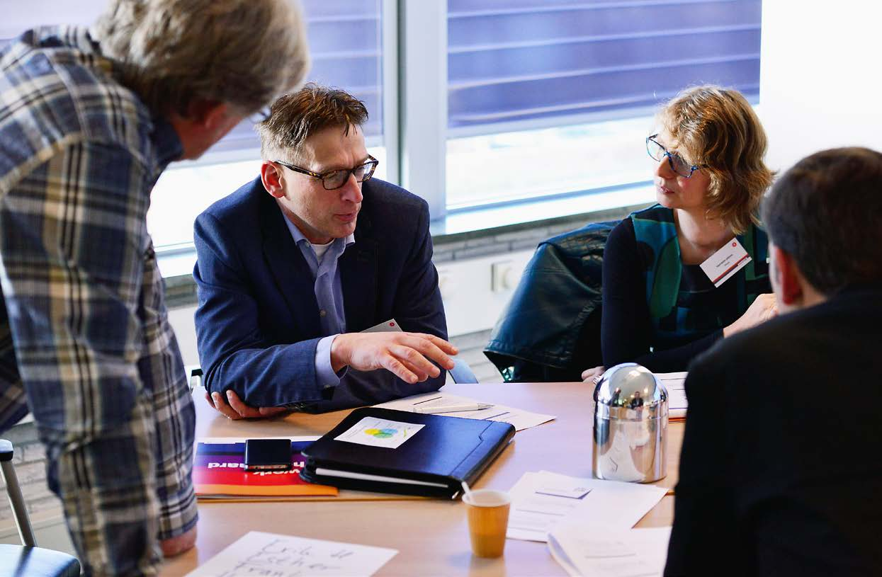 STEM AF MET DE VAKBOND Soms bevat de cao een onkostenregeling die onder het nieuwe regiem van de werkkostenregeling valt. Dat kan tot nieuw overleg aan de cao-tafel leiden.