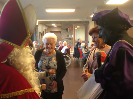 cafetaria te wachten op de komst van Sinterklaas en