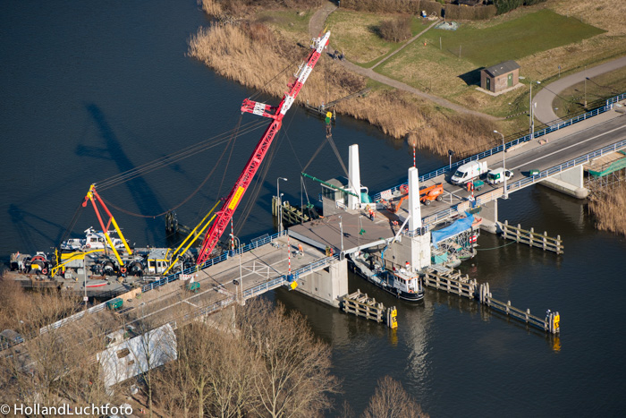 Traffic bridge