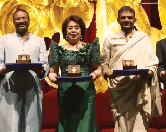 RFI Bestuurslid ontvangt Aziatische Nobelprijs Eind augustus ontving Wilson Bezwada, bestuurslid van Rainbow Foundation India, de prestigieuze Ramon Magsaysay Award.