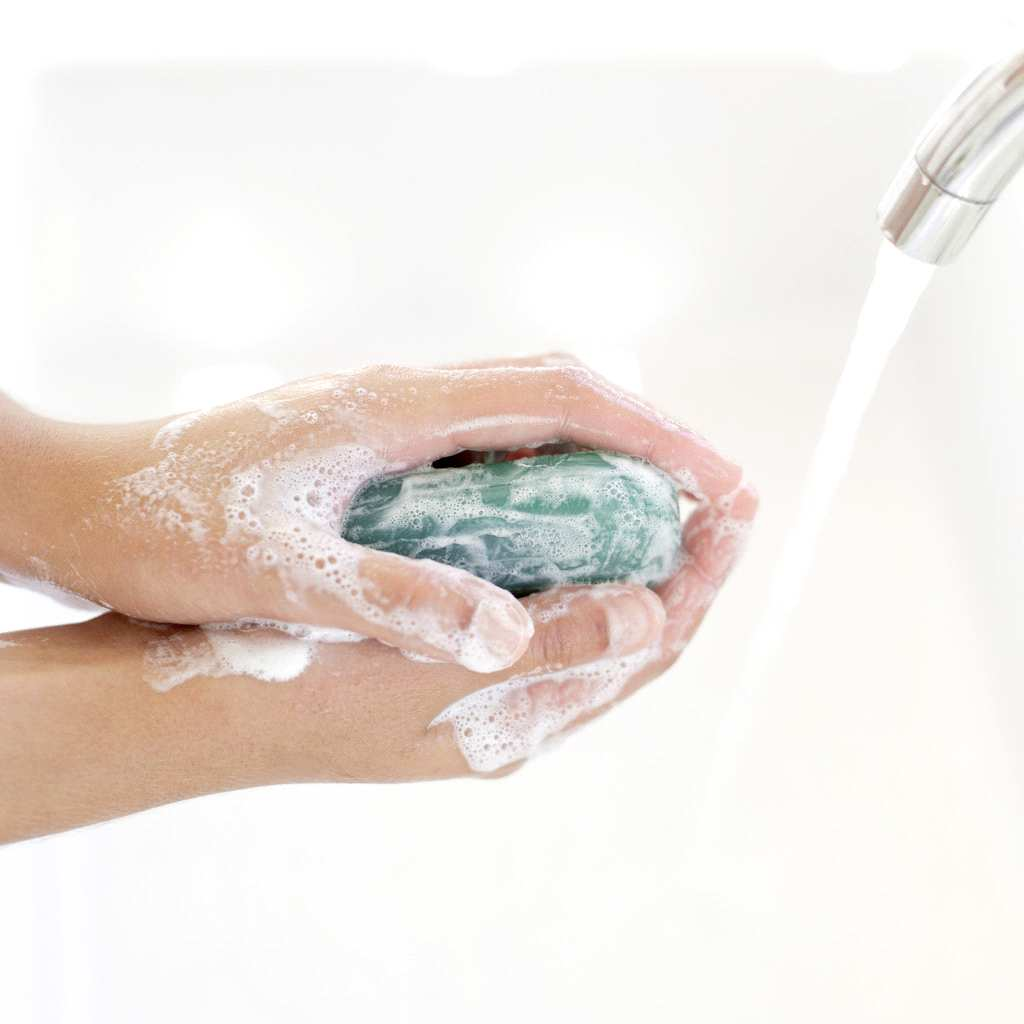 16. Badkamer. Banĉambro. zeep sapo shampoo ŝampuo tandpasta dentopasto tandenborstel dentobroso spiegel spegulo bad bankuvo badhanddoek bantuko 18. Cijfers. Numeraloj.