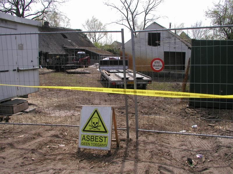 4.5 Asbest in de bodem In Nederland is tot 1993 asbest toegepast.