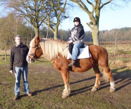 AFSCHEID ELISE Op vrijdag 17 januari hebben we in stijl afscheid genomen van onze eerste stagiair van dit