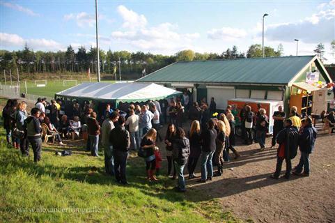 Graag wil ik namens de selectie bedanken: Supportersvereniging Vliegdorp. Bij elke wedstrijd uit en thuis aanwezig om de club aan te moedigen. Prachtig! Alle vrijwilligers van vv t Vliegdorp.