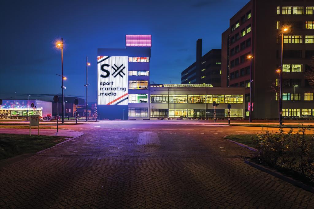 SX LED WALL - SPELREGELS SPELREGELS De productie van alle SX LED Wall uitingen wordt verzorgd door Triple Double sportmarketing.