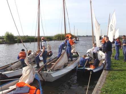 1 Vereniging Algemeen Plaatselijke organisaties Korpsen Kader 2 Het Zeekadetkorps Nederland is een vereniging waarbij plaatselijke stichtingen, die een zeekadetkorps in stand houden, zijn aangesloten.