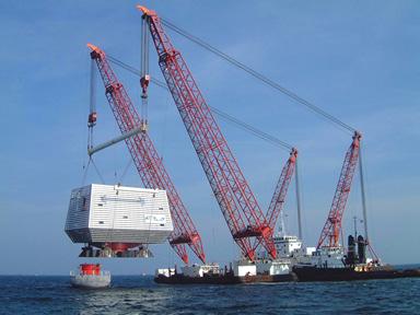 3. Op het offshore transformatorplatform gebeurt de optransformatie van de verzamelde energie naar een hogere spanning (150 kv).
