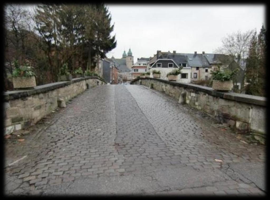 De oude brug over de Warche