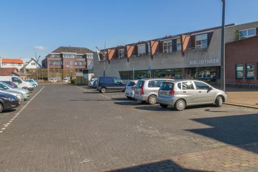 Het is een gezellig en sfeervol appartement met een balkon op het zuidwesten. De inhoud bedraagt 193 m 3 en het woonoppervlak circa 63 m 2.