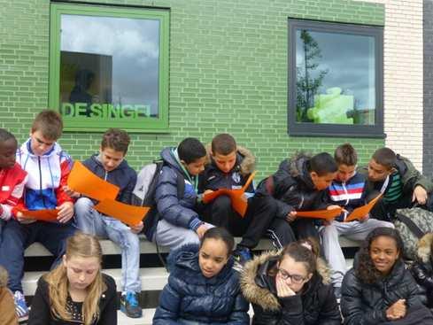 juni Kamp groep In groep gaan de kinderen op kamp. Alle kinderen gaan met de groepsleerkracht drie dagen op stap ter afsluiting van de basisschool. Ter begeleiding gaan er nog twee leerkrachten mee.