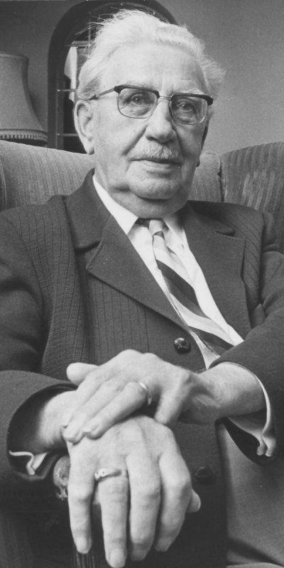 Jac. Hurks Jac. Hurks (21 oktober 1890-18 juli 1977) heeft een groot gedeelte van zijn leven in Roosendaal gewoond en gewerkt. We kunnen hem daarom met recht een Roosendaalse architect noemen.