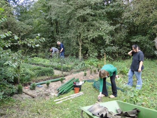 15 september Voorbereiding van gesprek over NME ( natuur- en milieueducatie) is bijna af. Erg ambitieus van onze kant. We bieden scholen diverse cursussen aan.