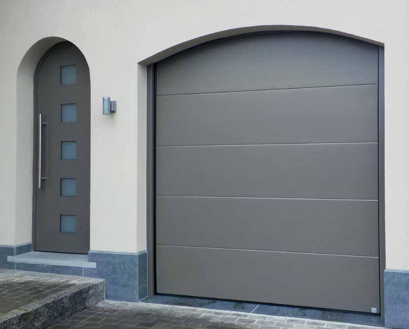 section line by l-door Onbeperkte kleurmogelijkheden CUSTOMIZED COLOR UV RESISTANT U wenst een garagepoort in dezelfde kleur als uw ramen en deuren, of u heeft een voorkeur voor een bepaalde