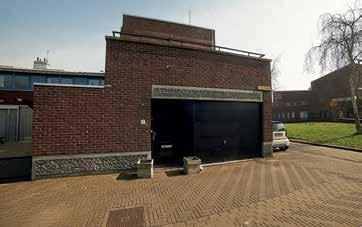 fontein, trapopgang, ruime trapkast en separate cv ruimte met zoneboiler.