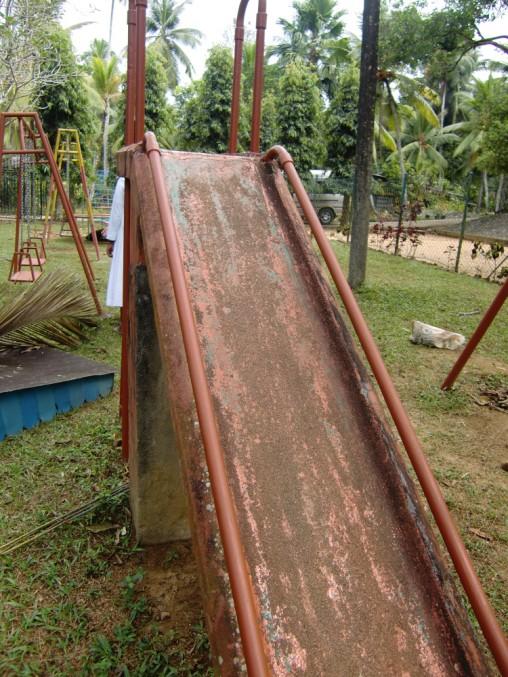 een waterput (tubewell) voor het tehuis Meth Sewa, in zuid oost Sri Lanka, voor verstandelijk en lichamelijk