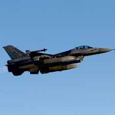 Langer Doorvliegen F-16 Operationele Zelfverdediging 83 Langer Doorvliegen F-16 Operationele Zelfverdediging In planning Gemandateerd Uitvoering van-tot Planning MPO 2014: 2015-2017 Huidige planning: