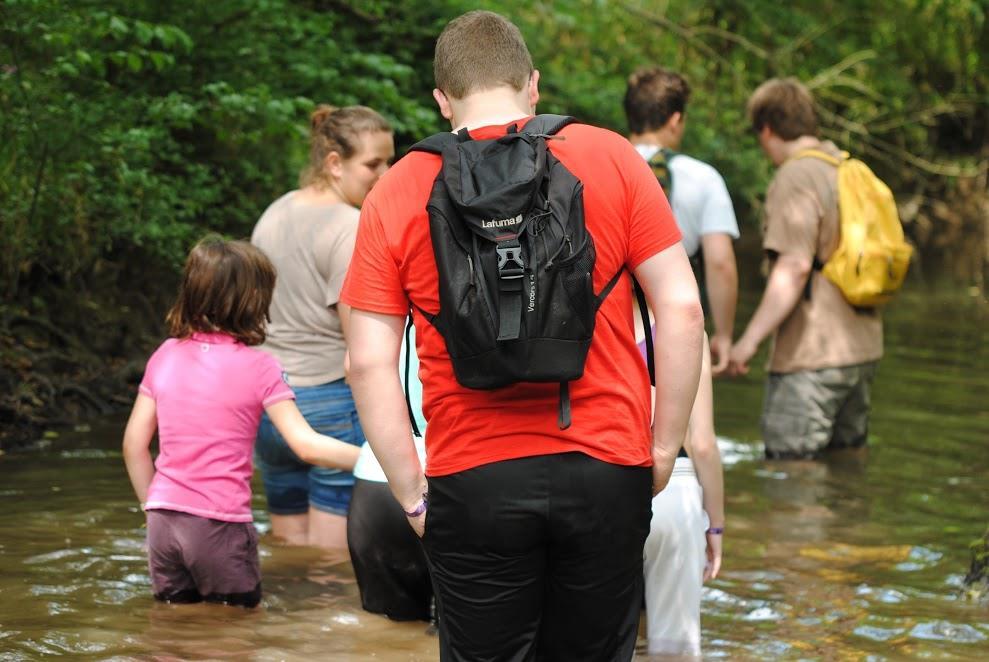 Trotseert de ene de hevige wateren diep in de Ardennen Dan laat de ander met Wiesmese baseball zich van zijn sterkste kant kennen.