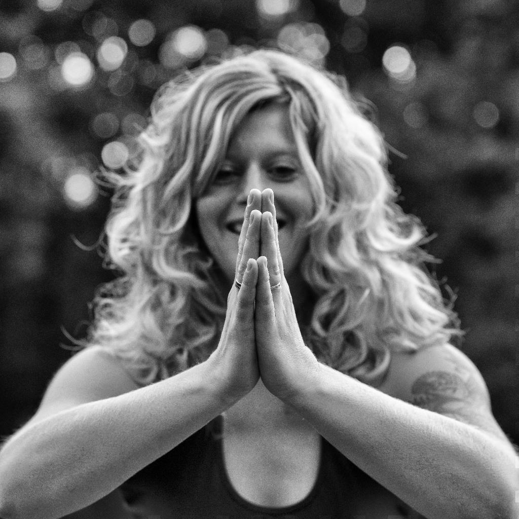 Yoga en Meditatie les voor mantelzorgers Op dinsdag 24 januari zal Manon Lemkes van Yin Yoga Sound speciaal een yoga & meditatie les komen verzorgen. Deze les is speciaal afgestemd op de Mantelzorger.