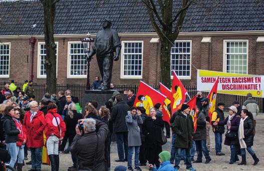 door het de-islamiseren van Nederland als eerste programmapunt te noemen.