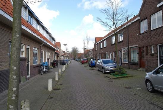 Goed onderhouden jaren '30 woning dichtbij het Goudse centrum Deze fijne woning beschikt over een doorzon woonkamer en een moderne keuken.