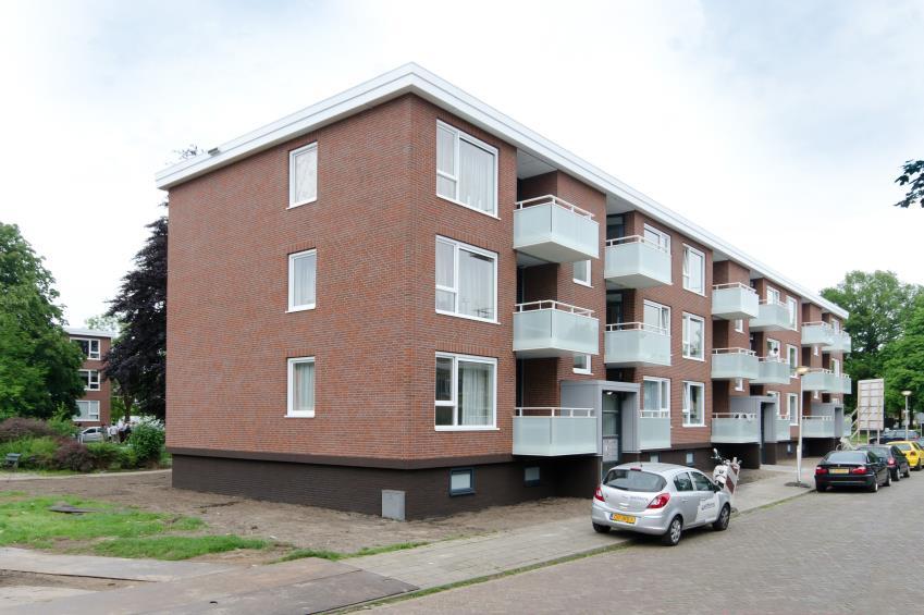 Proefbelasting balkon Inleiding / doelstelling Voor vijf portiekflats in Hengelo Noord, eigendom van woningcorporatie Welbions, is een balkonuitbreiding gerealiseerd in composiet.