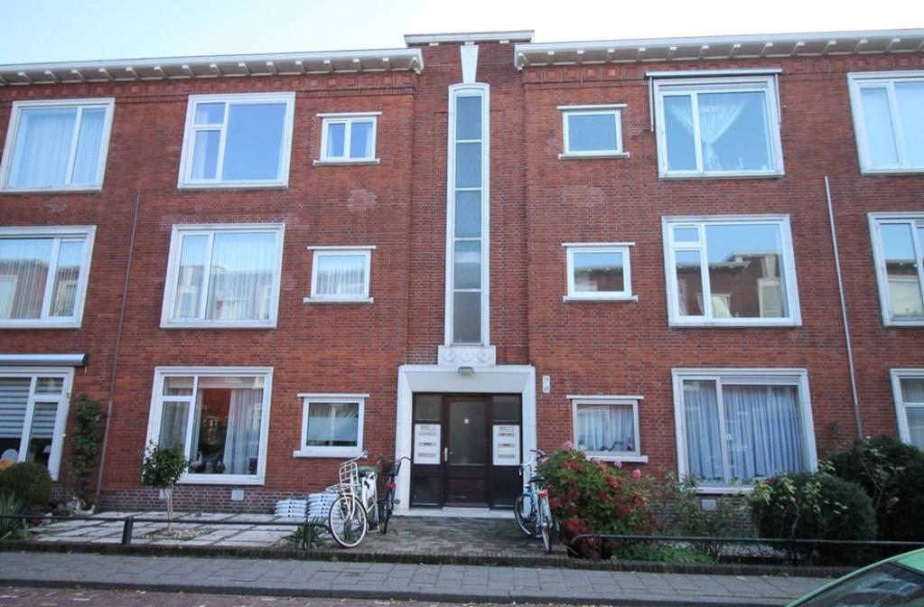 INFORMATIE HUREN I IS DUURDER! Jaarsveldstraat 42 is een appartement gelegen in een rustige straat op de tweede ( top) etage.