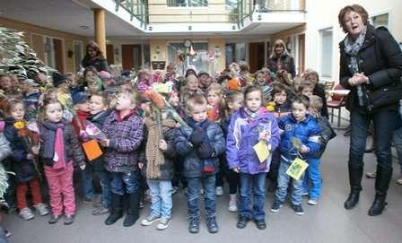 Hierna gingen we weer richting school, waar we ieder weer in onze eigen klas eitjes gingen zoeken en wat gingen eten en drinken. Na wat spelen in de verschillende hoeken, gingen we buiten spelen.