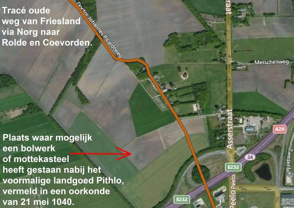 Het voormalige bolwerk nabij de splitsing van de weg van Rolde naar Vries en Norg, bij Peelo of Pithlo, is ook als cirkelvormige grondverkleuring herkenbaar op recente satellietfoto s.