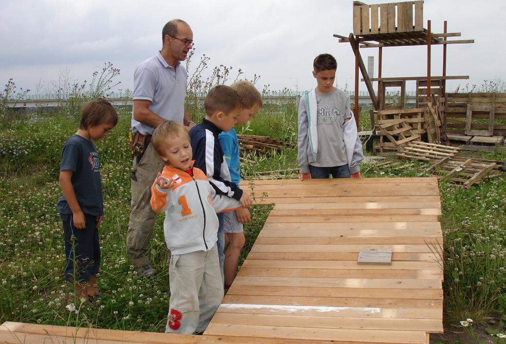 Het plaatselijke beroepsonderwijs kan daar goed bij betrokken worden, bijvoorbeeld het Wellantcollege Linnaeus in de Watergraafsmeer.