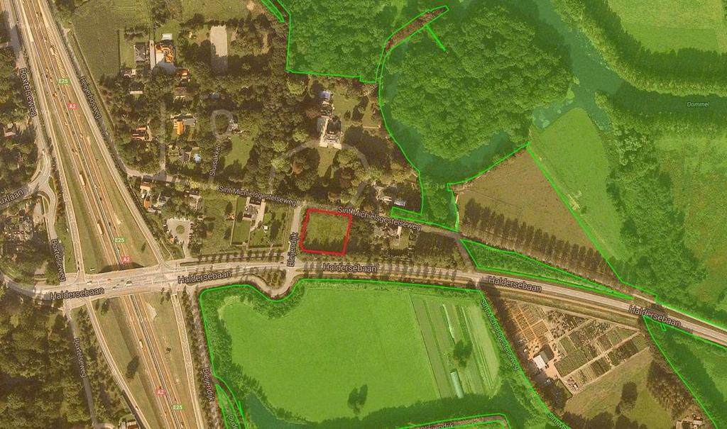 7 2. Gebiedsbescherming 2.1 Natuurbeschermingswet 1998 Het plangebied zelf maakt geen deel uit van een Vogel- en/of Habitatrichtlijngebied.