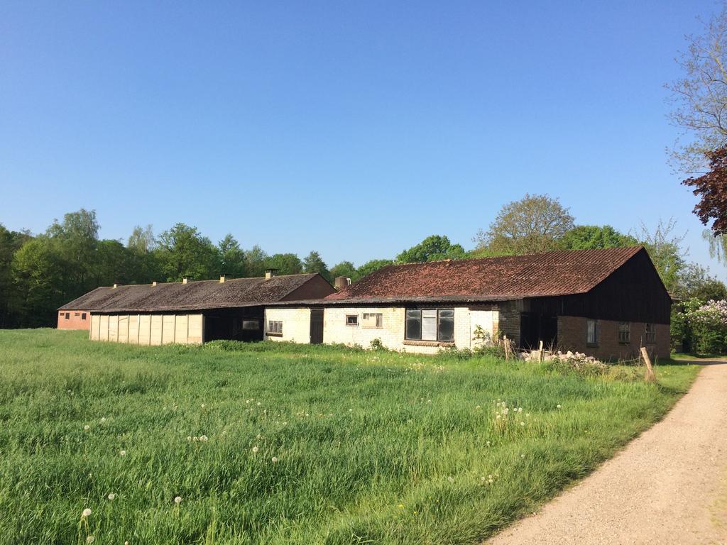 Het perceel ligt buiten de bebouwde kom