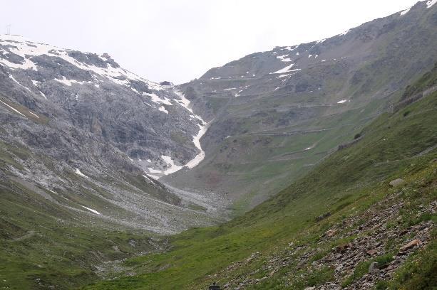 De tocht gaat over bekende bergen zoals Stelvio, Gavia en Monte Zoncolan. Dit betekent veel trainen en afzien, maar dat heb ik er graag voor over.