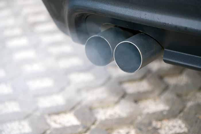 Een dak ingedekt met 200 m 2 ClimaLife dakpannen neutraliseert de schadelijke stikstofoxiden die vrijkomen uit 17.000 gereden afwerking autokilometers (benzine Euro 04).