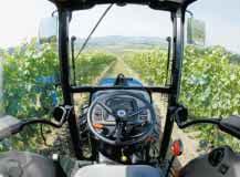 Vormgeving ter bescherming van uw gewassen Kleine tractoren die tussen rijen waardevolle wijnranken en fruitbomen werken, moeten meer in petto hebben dan alleen maar hun compacte omvang.